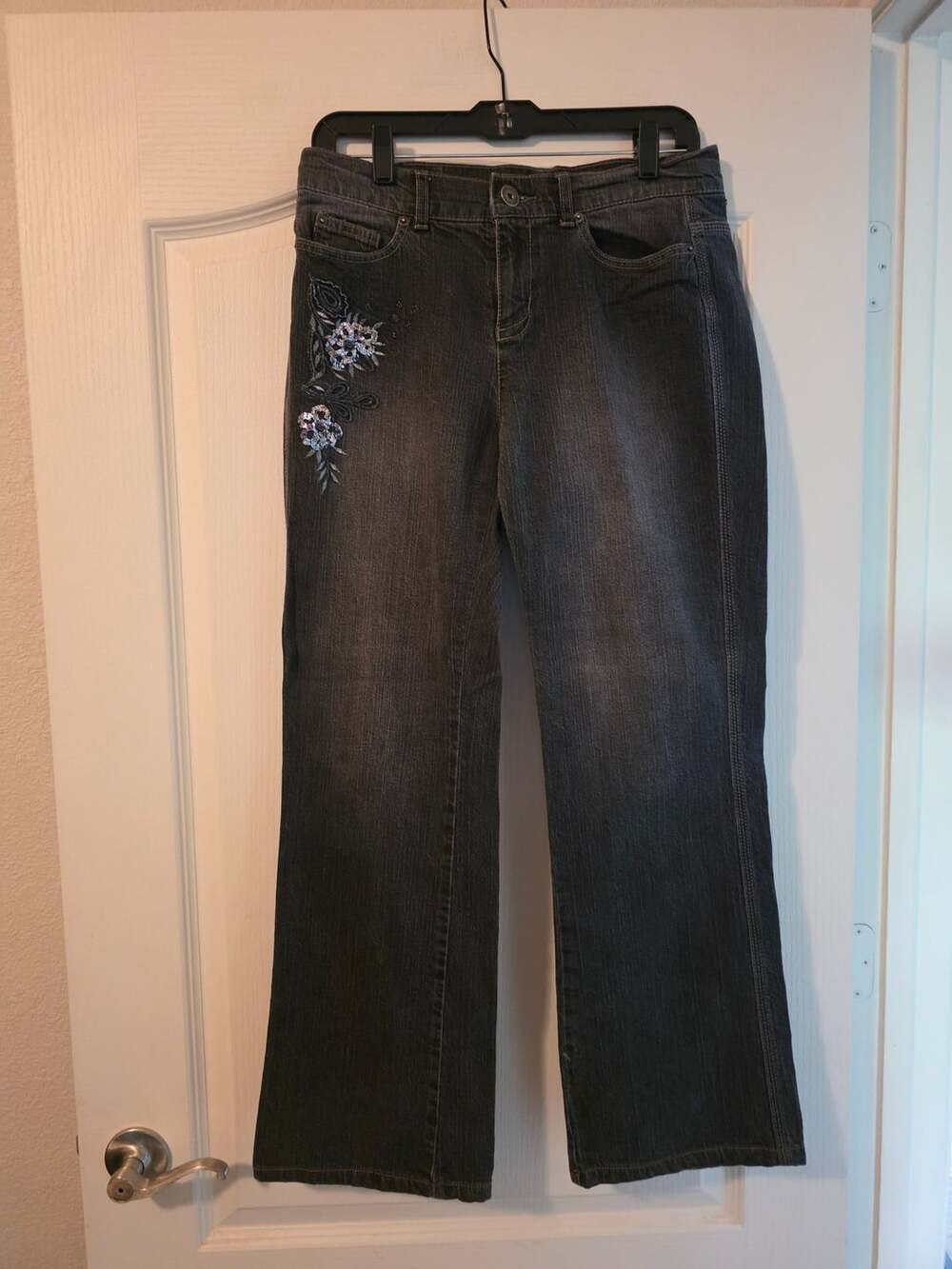 DKNY Jeans Soho Jean Size 10 Black Floral Embroidered Denim Pants
